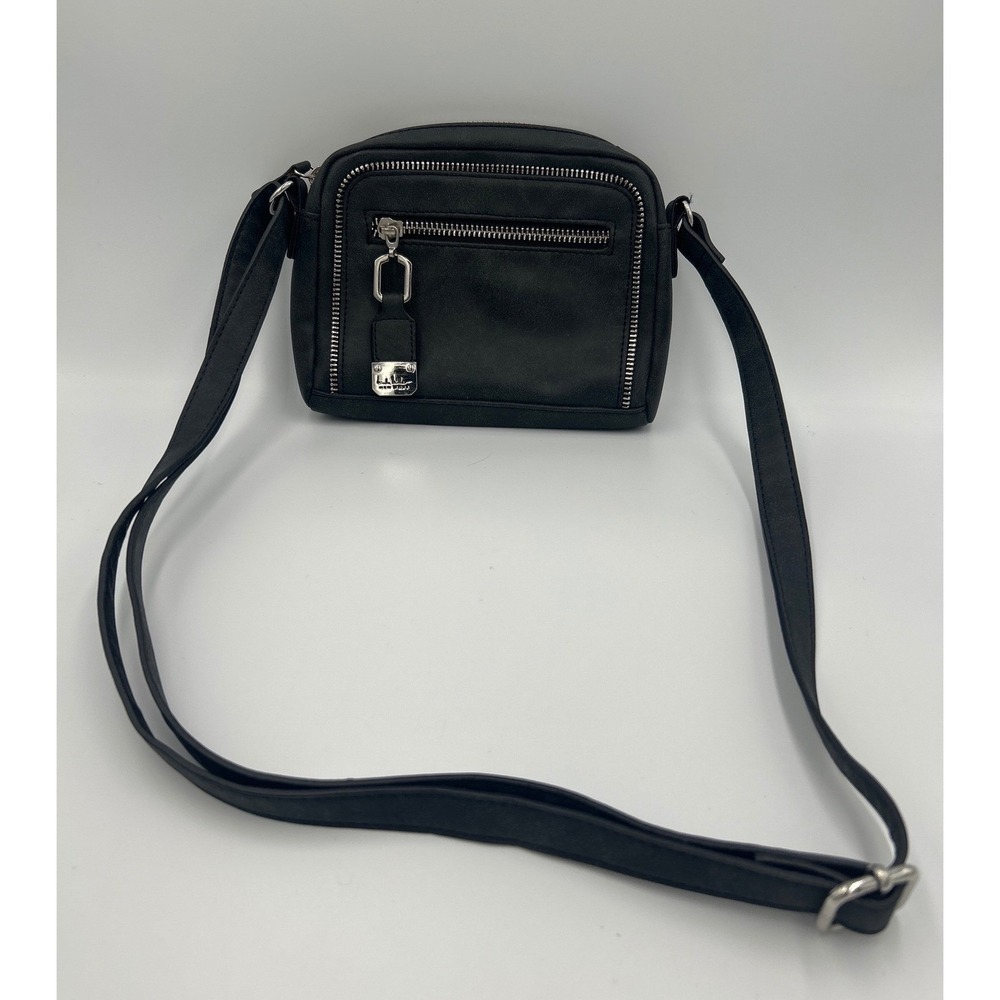 Nicole Miller‎ New York Black Faux Suede Crossbody Bag Silver Zip Leopard Lining